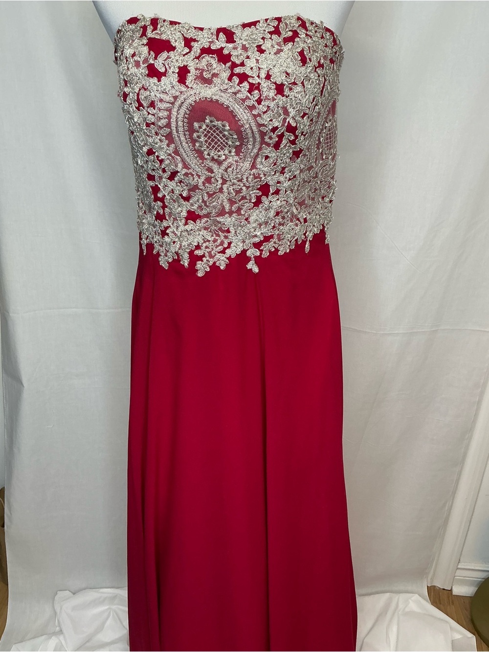 2159 - Elegant Red Evening Gown with Silver Lace Bodice - Picture 3 of 13